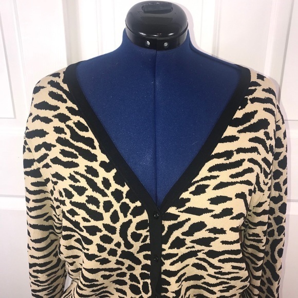 Dialogue XL tan black animal print v neck button up long sleeve cardigan sweater - Picture 4 of 7